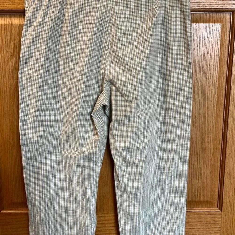Whitefish Bay Women's Capri Pants Plaid Button Beige Black Cotton Flat Front - Picture 4 of 6